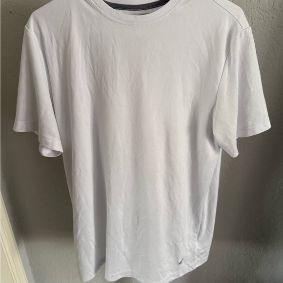 Amazon Essentials Men's White Short Sleeve Performance Tee - Picture 1 of 3